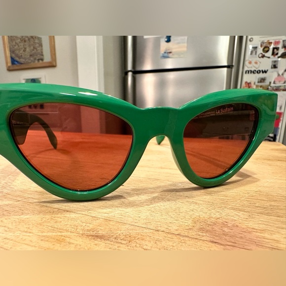 Le Specs Fanplastico Sunglasses in Parakeet Green - Picture 6 of 9